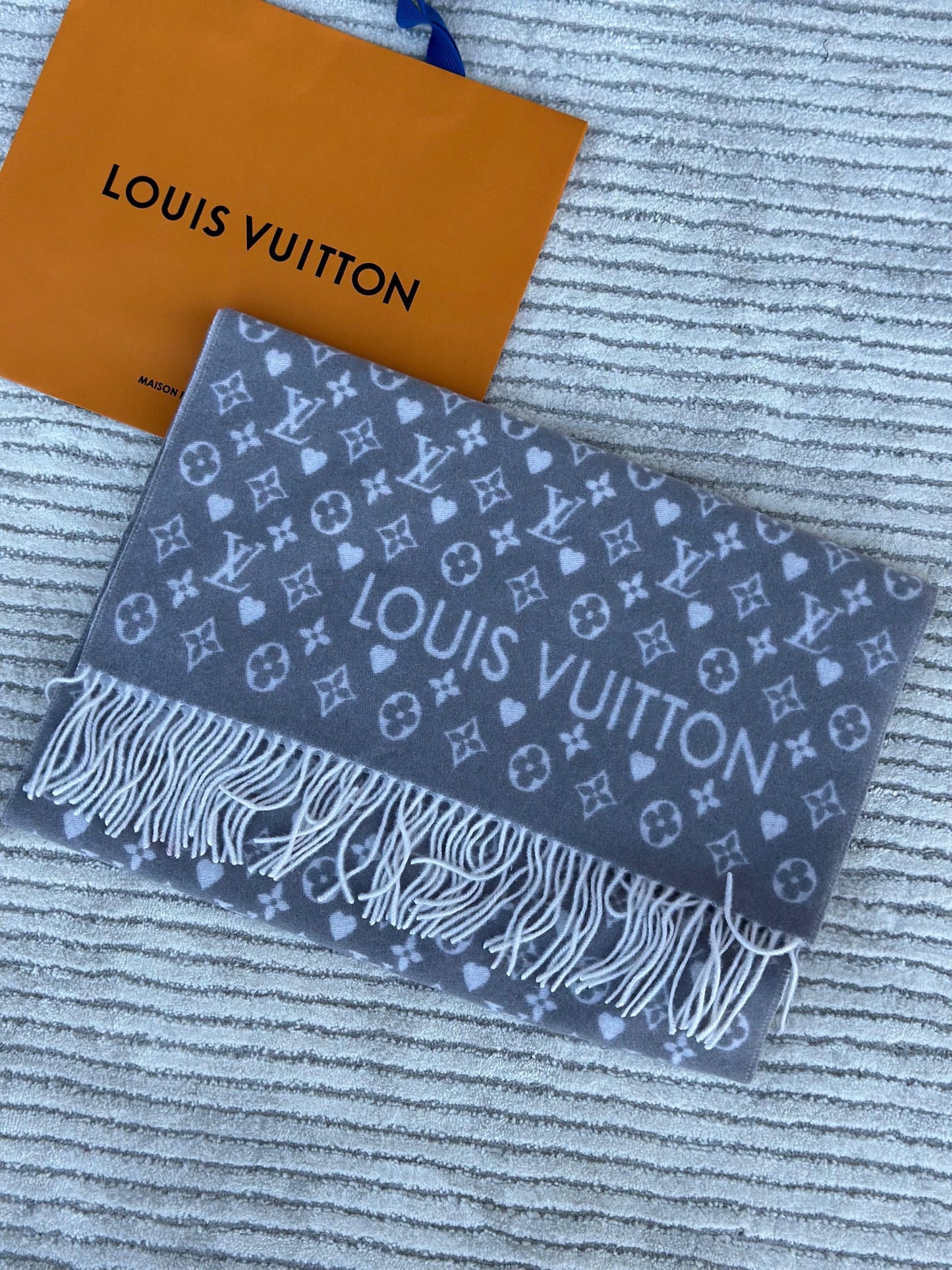 Louis Vuitton Unisex Scarf 5 colors