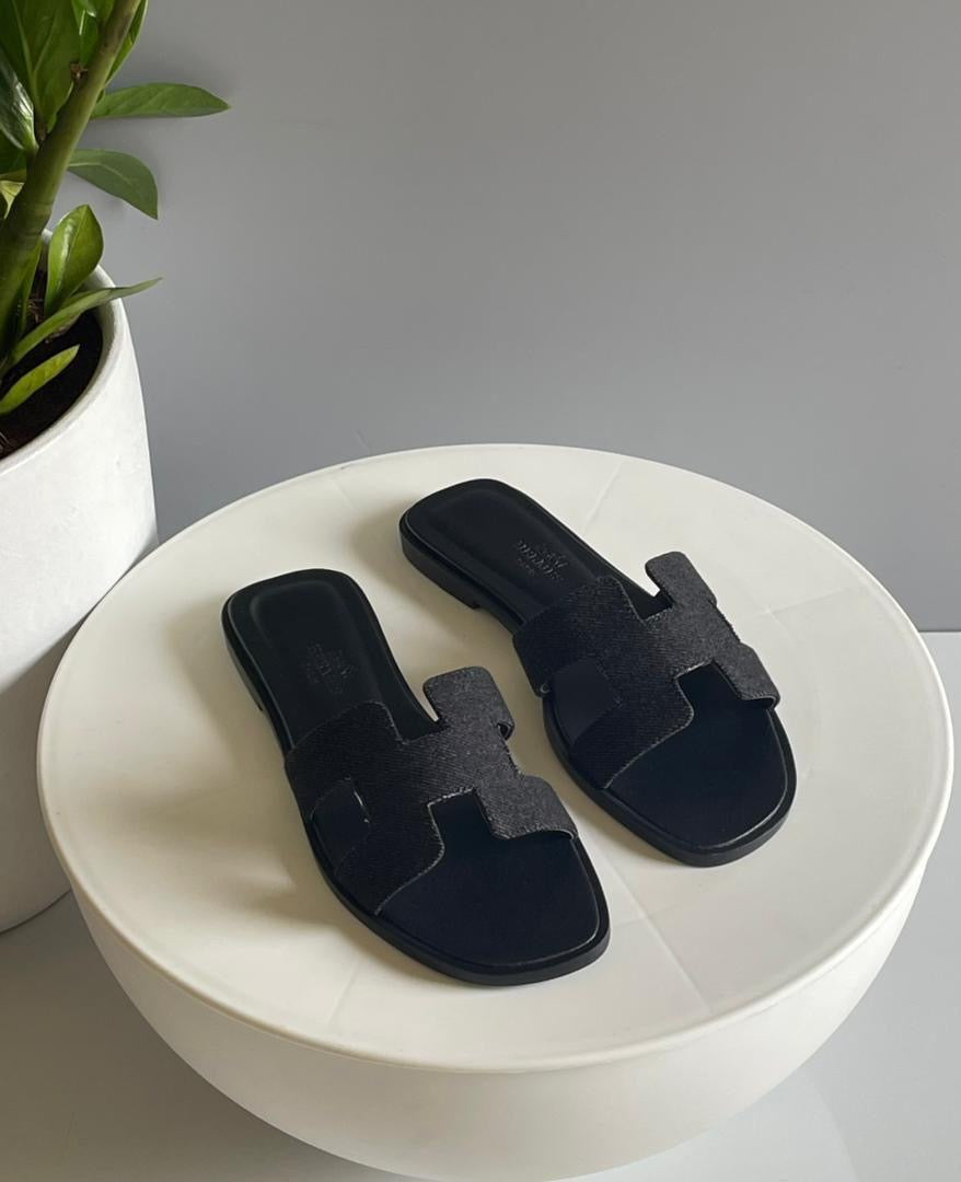 Hermes Slippers 2 colors