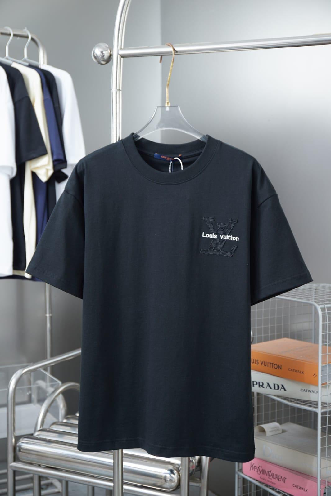 Louis Vuitton T-Shirt 2 colors