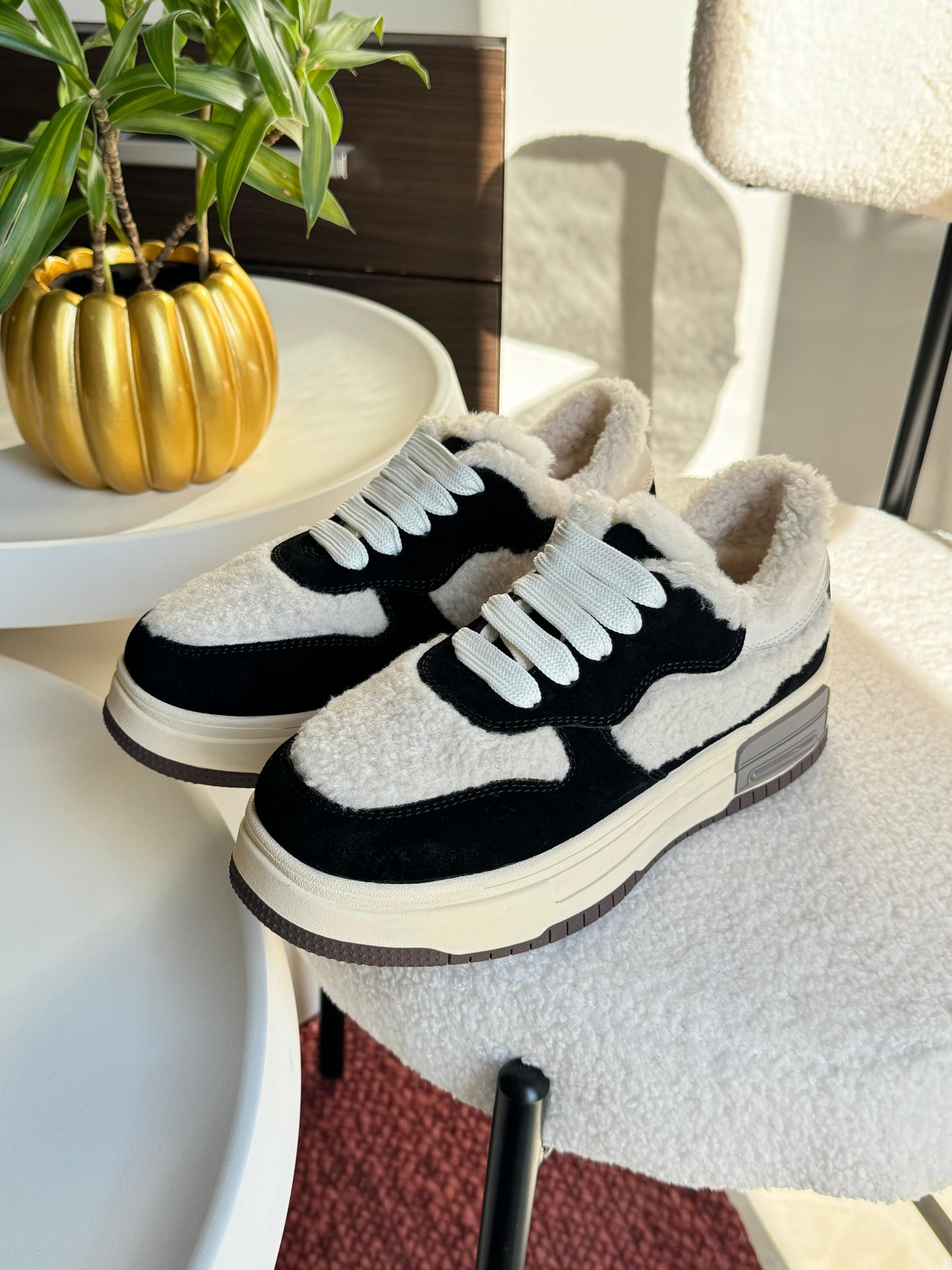 UGG Sneakers