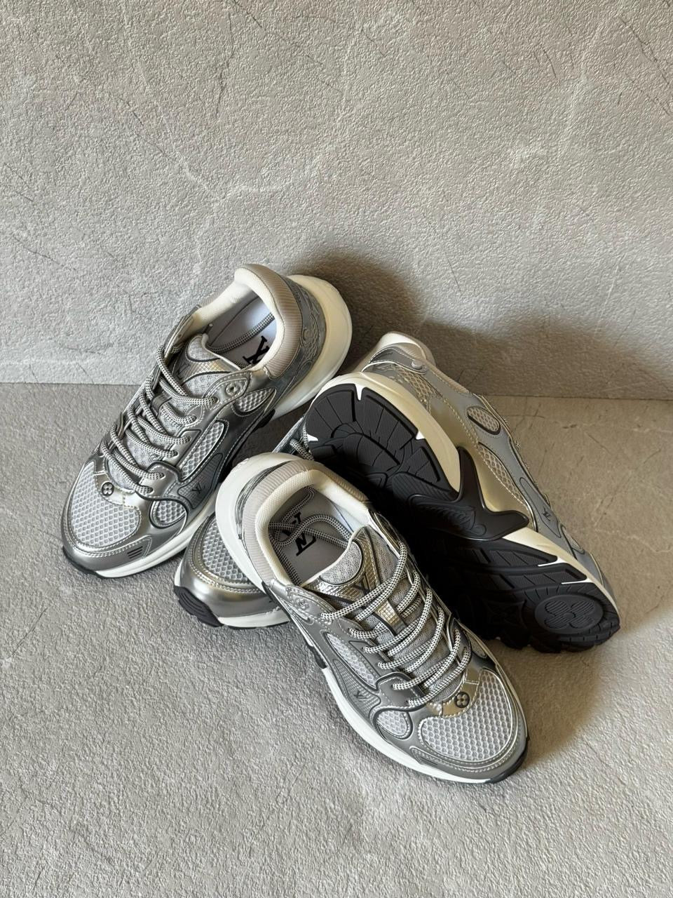 Louis Vuitton Sneakers 4 colors