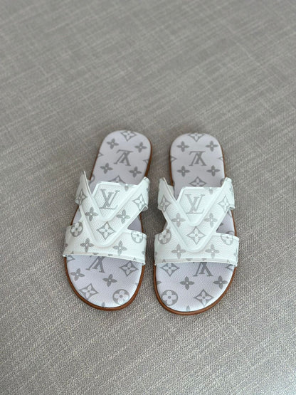 Louis Vuitton Slippers