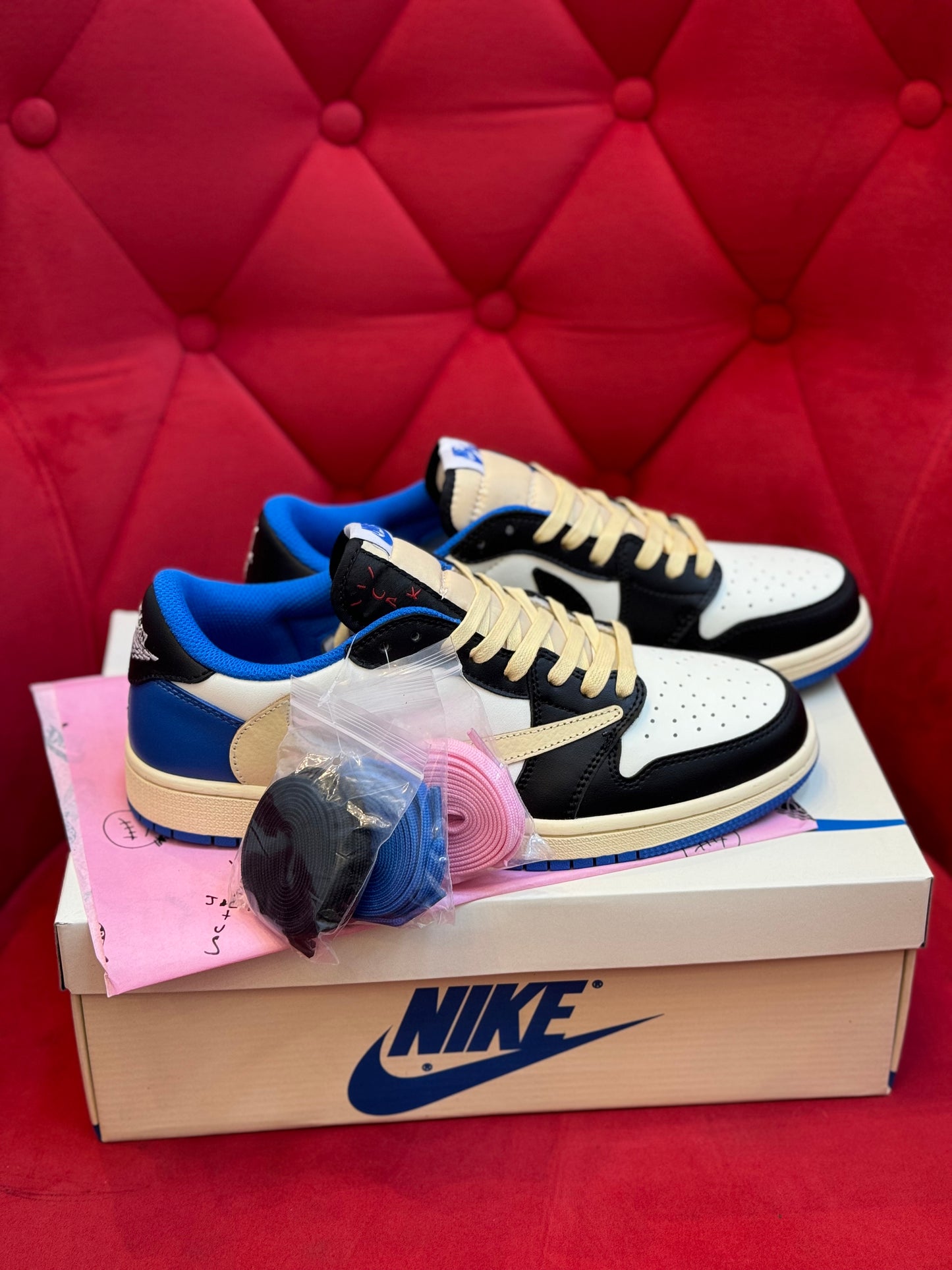 Jordan 1 Low x Travis Scott x Fragment