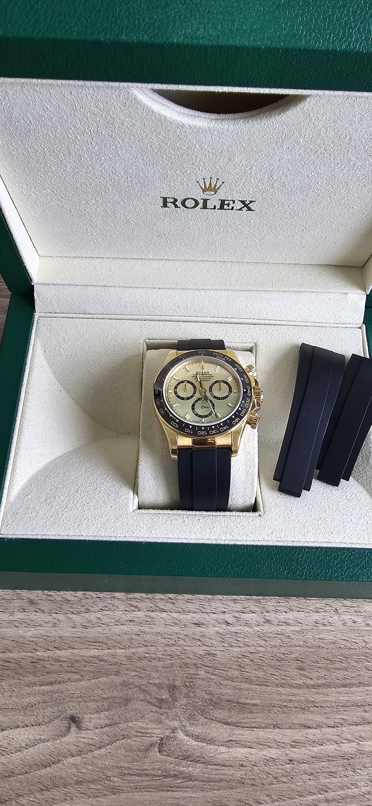Rolex Daytona YELLOW Watch