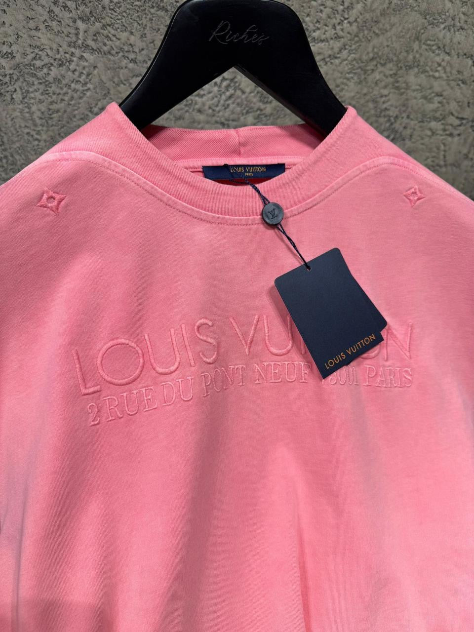 Louis Vuitton T-Shirt 2 colors