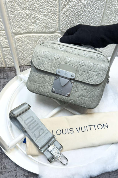 Louis Vuitton Messenger Bag (VIP Quality)