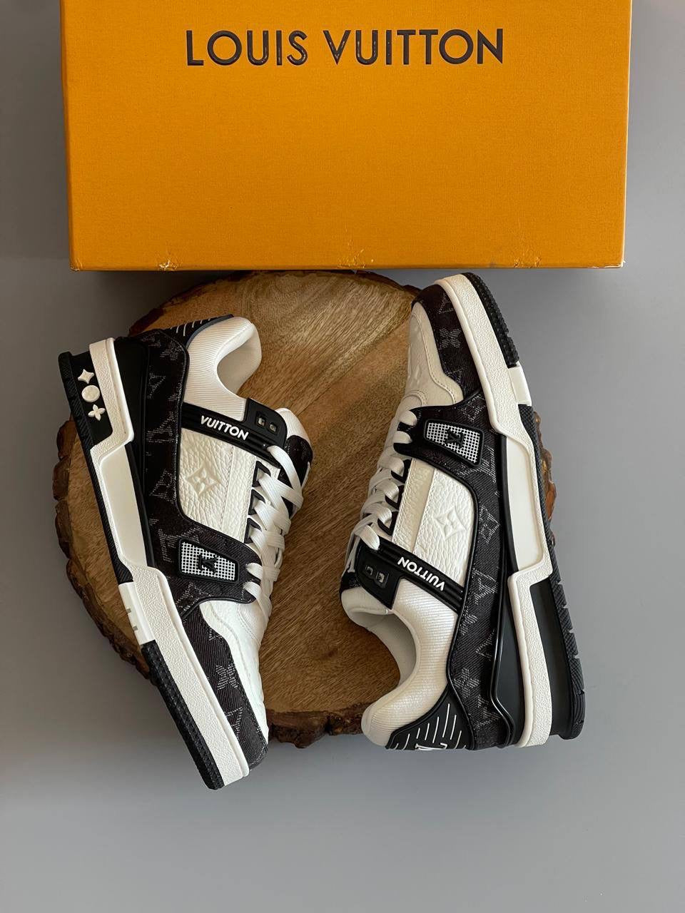 LOUIS VUITTON SNEAKERS