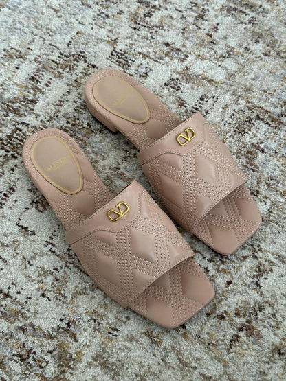 Valentino Slipper 2 colors