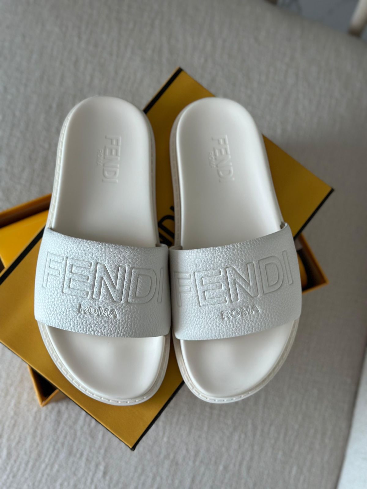 Fendi Slippers 4 colors