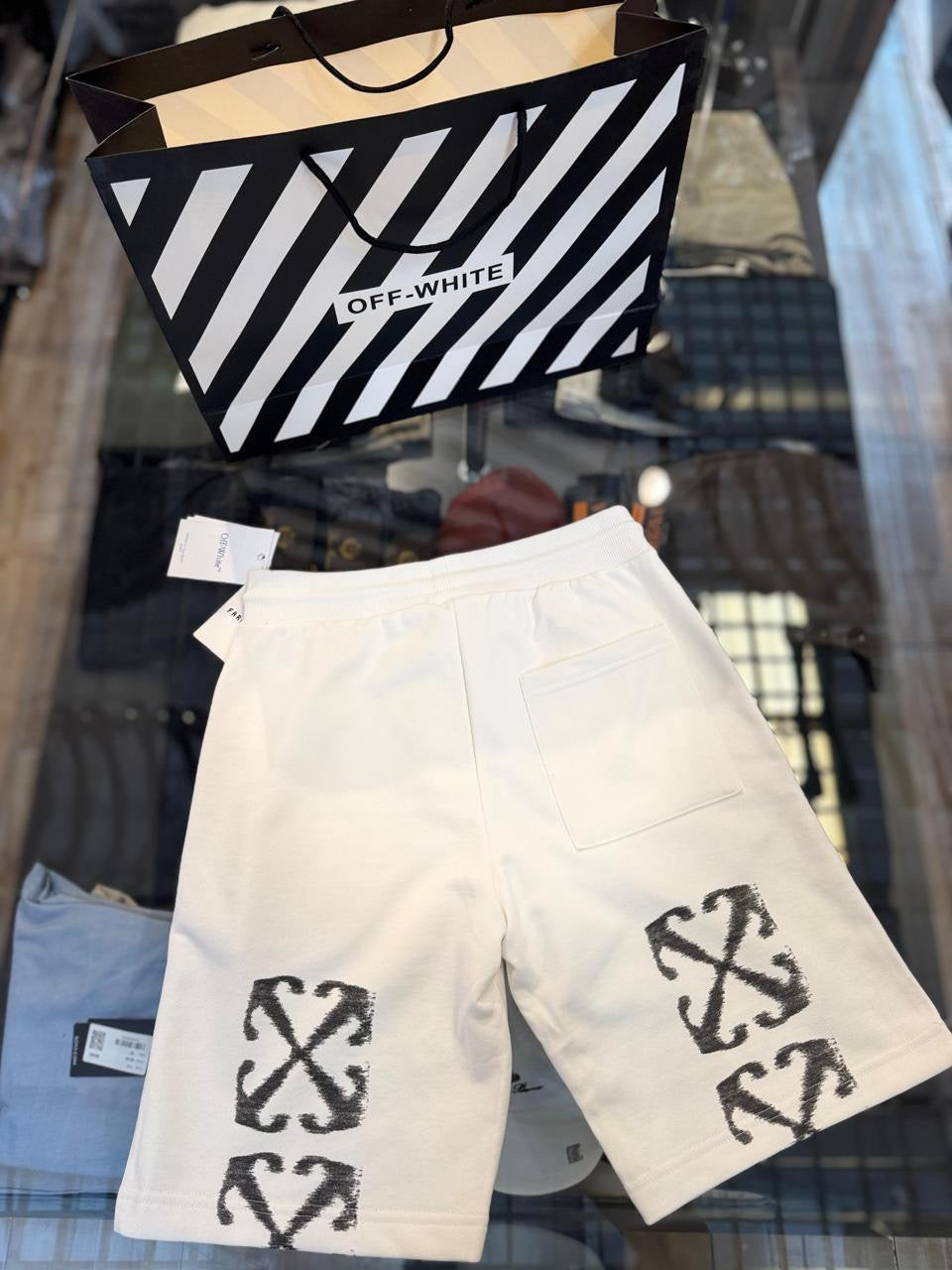 OFF white Short 2 colors