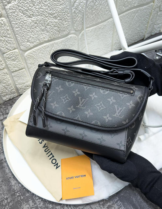 Louis Vuitton Messenger Bag (VIP Quality)