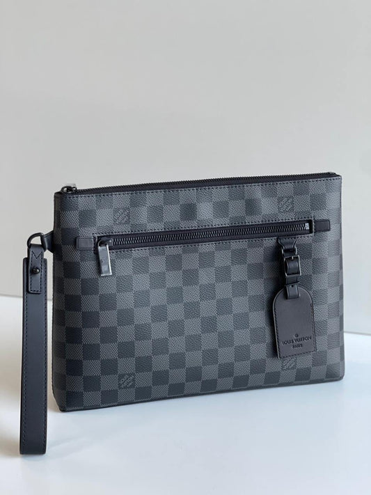 Louis Vuitton Clutch (VIP Quality)