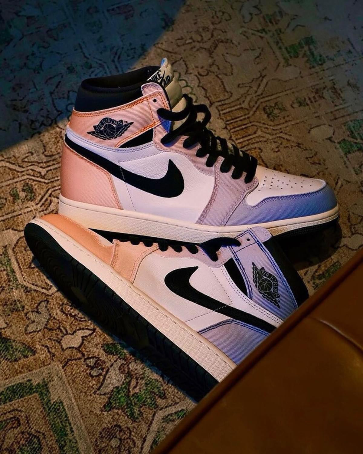 Jordan 1 High OG “skyline”
