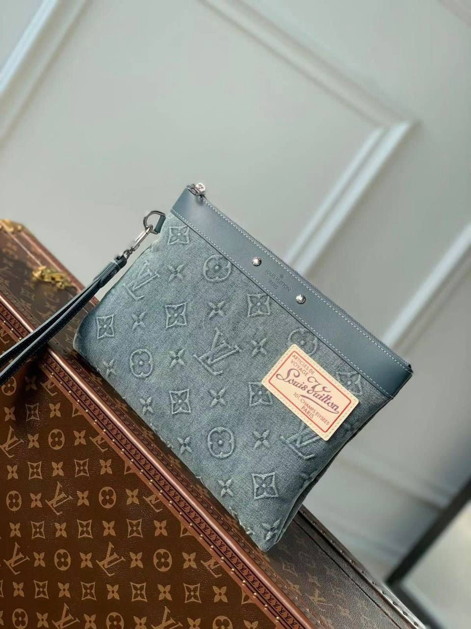 Louis Vuitton Pouch ( VIP Quality )
