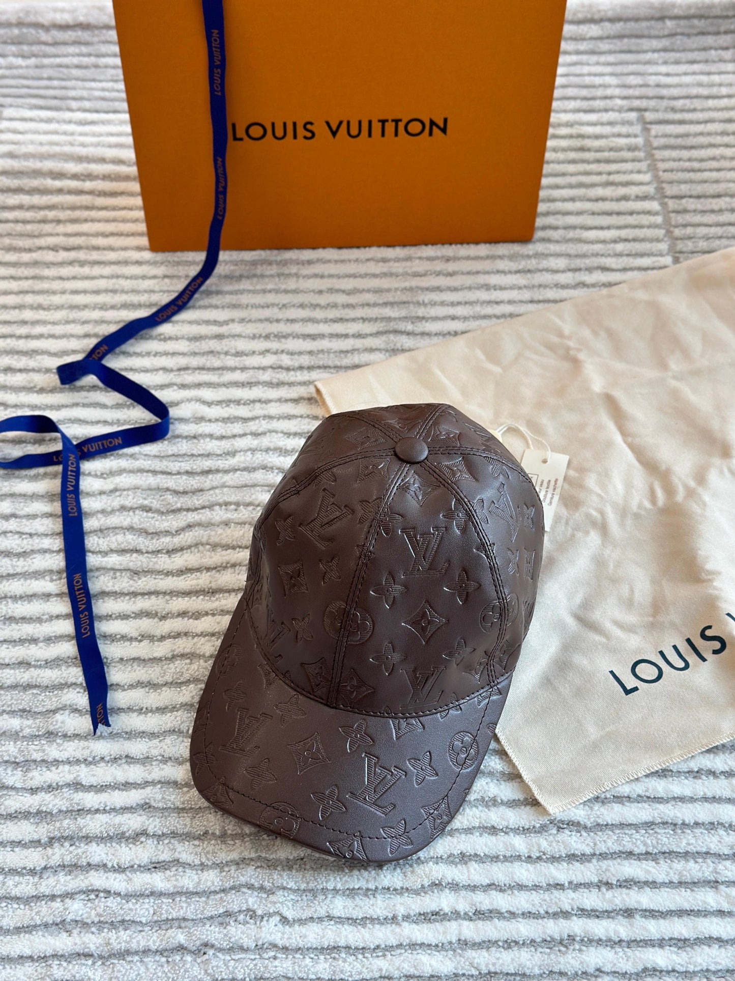 Louis Vuitton Caps 2 color