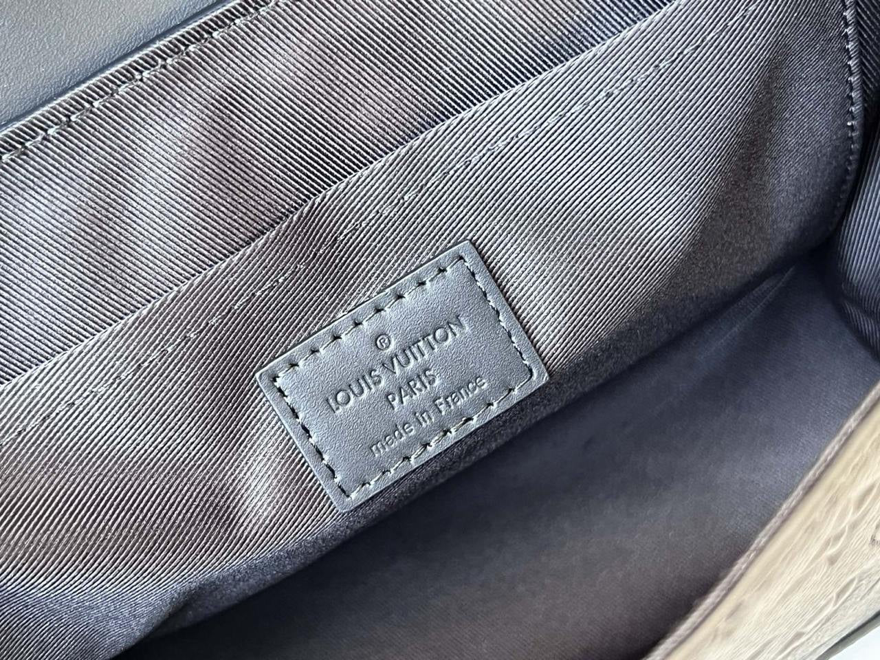 Louis Vuitton Messenger Bag (VIP Quality )