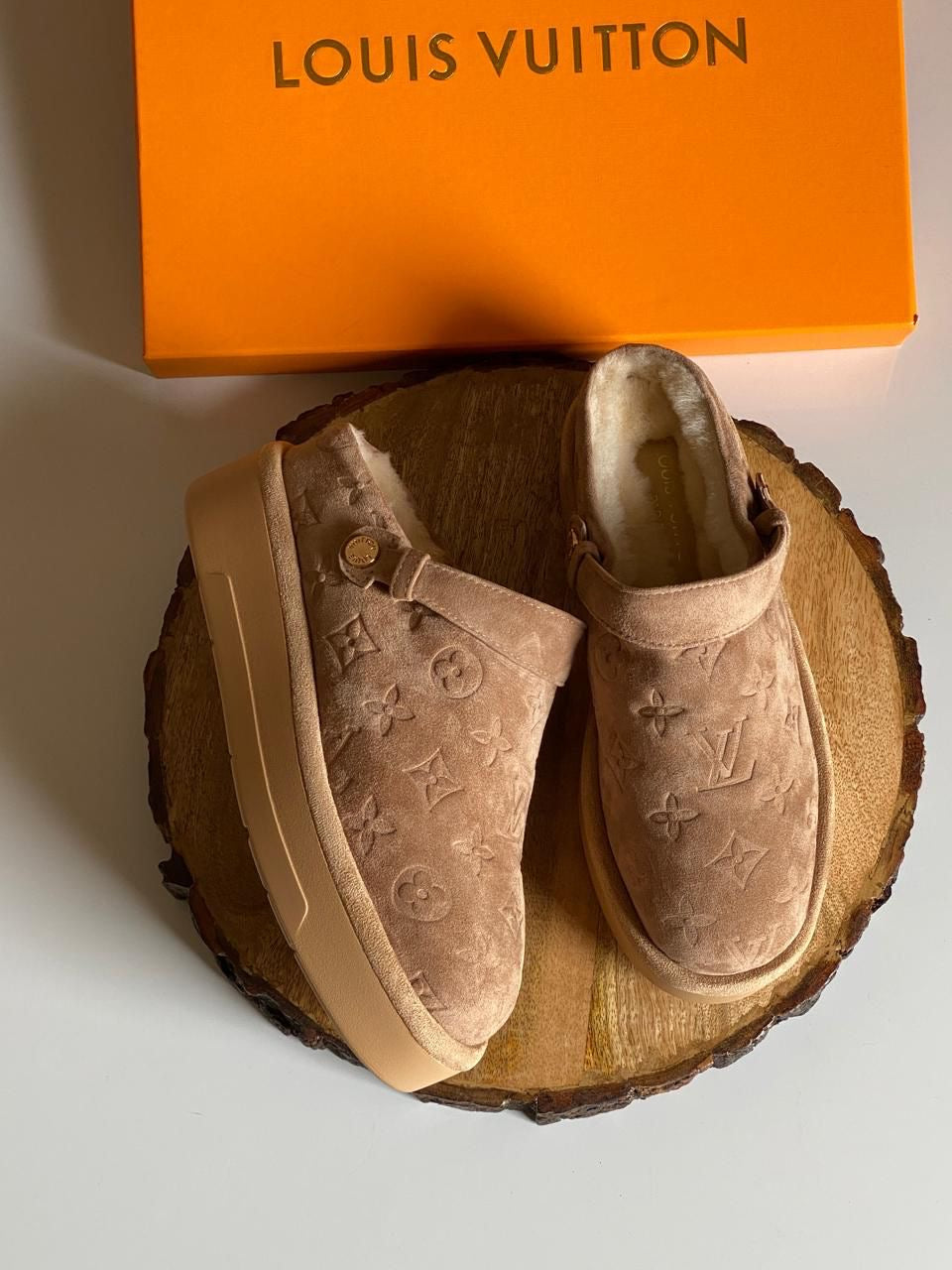 Louis Vuitton Slippers