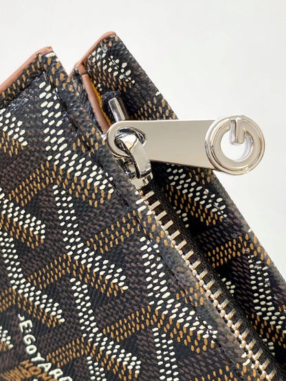 Goyard Clutch