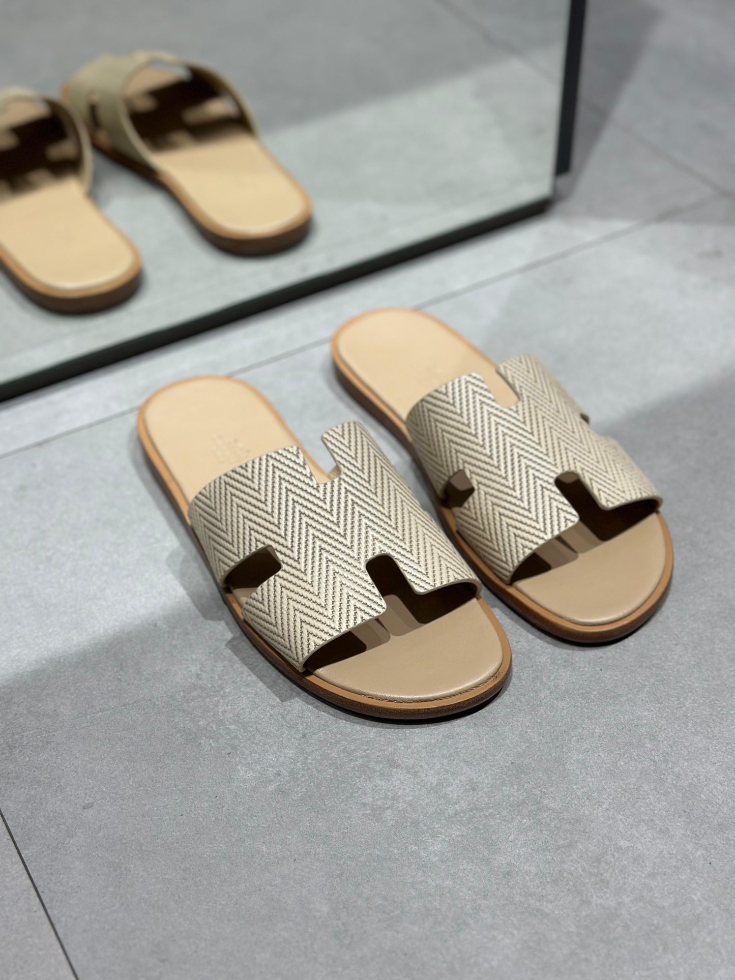 Hermes Slipper