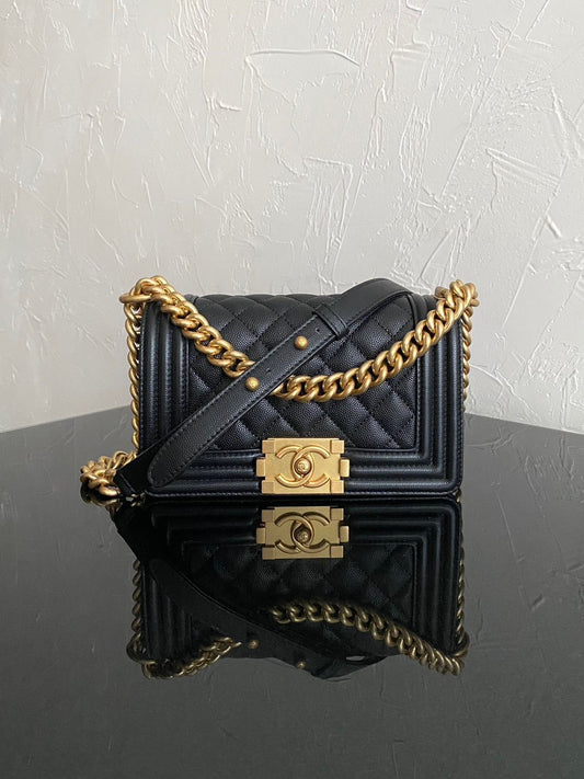 Chanel sling bag (vip quality)