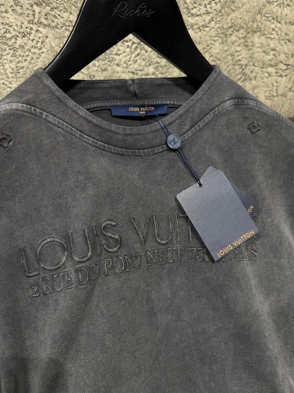 Louis Vuitton T-Shirt 2 colors