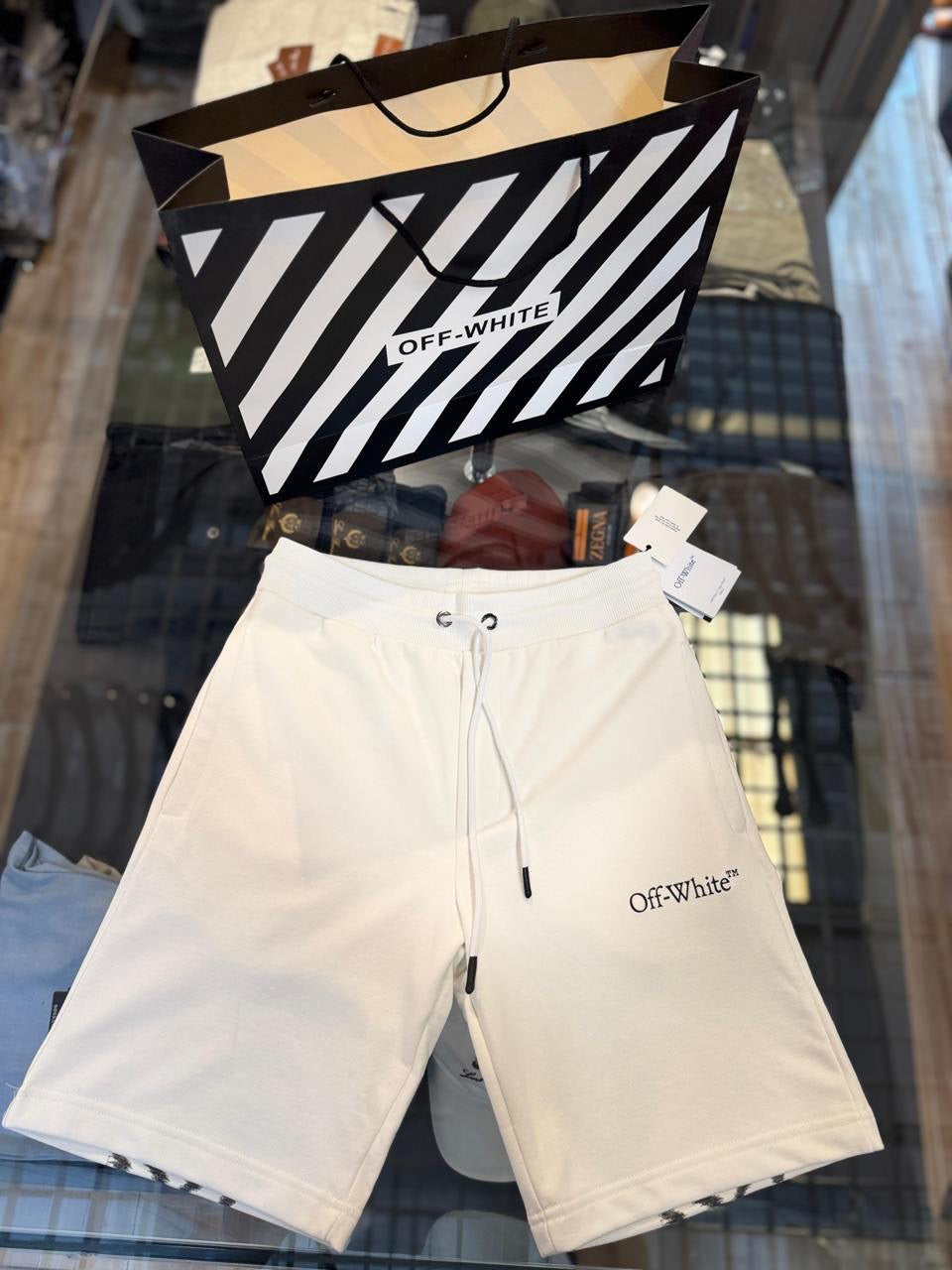 OFF white Short 2 colors