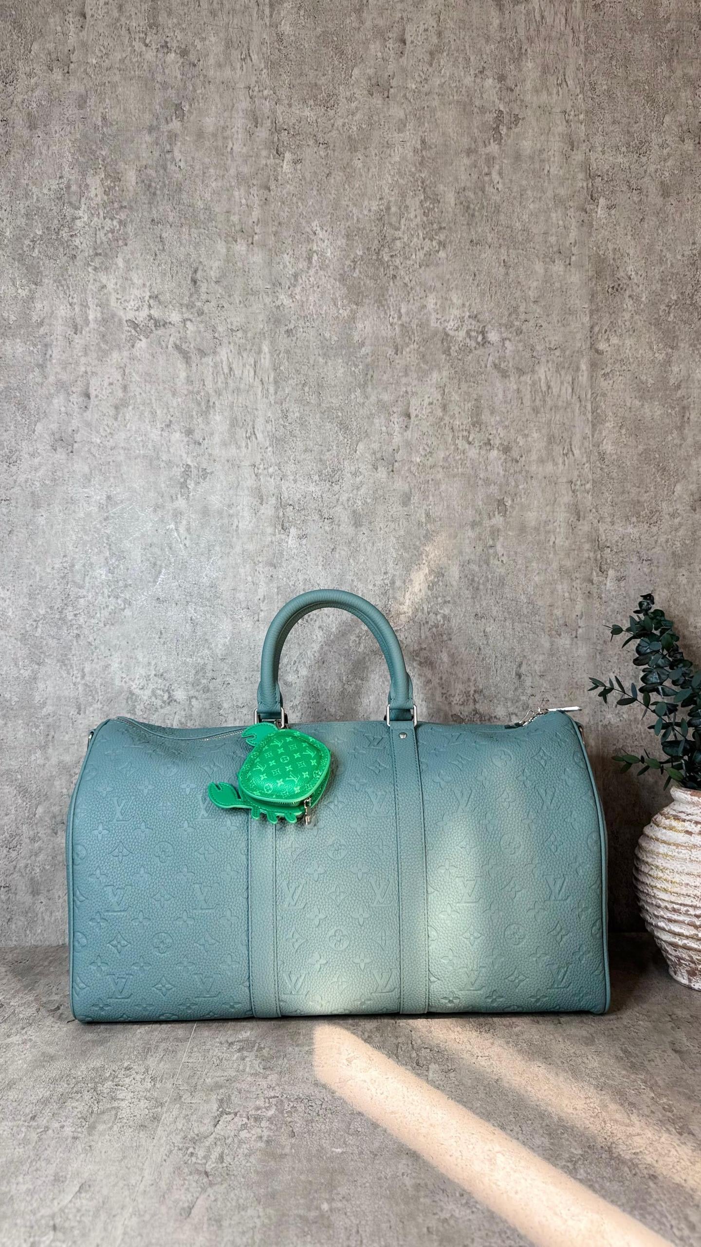 Louis Vuitton Duffle Bag ( VIP Quality )