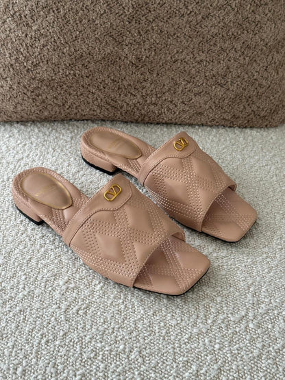 Valentino Slipper 2 colors