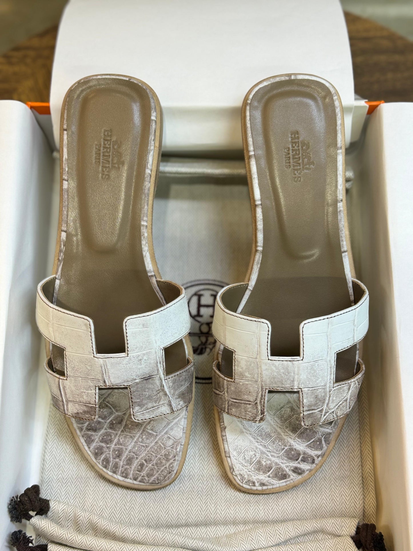 Hermes Slipper (VIP Quality)