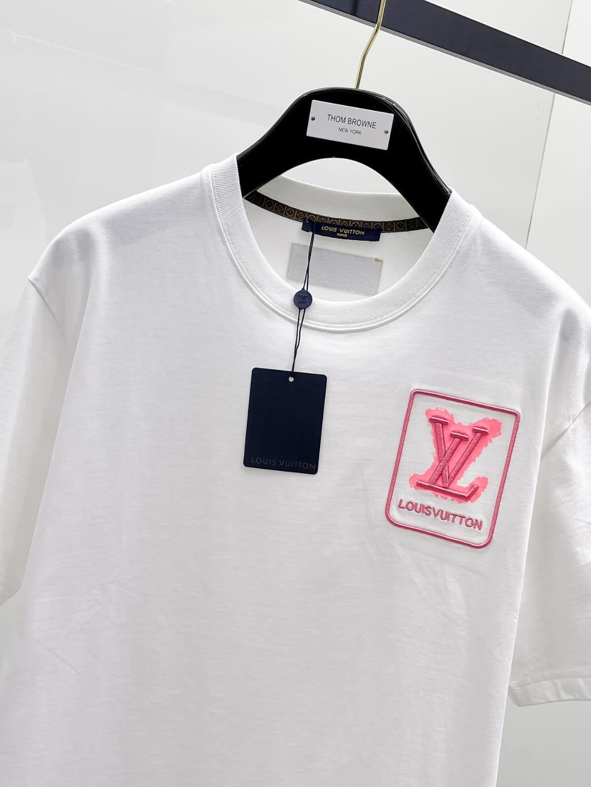 Louis Vuitton T-Shirt 2 colors