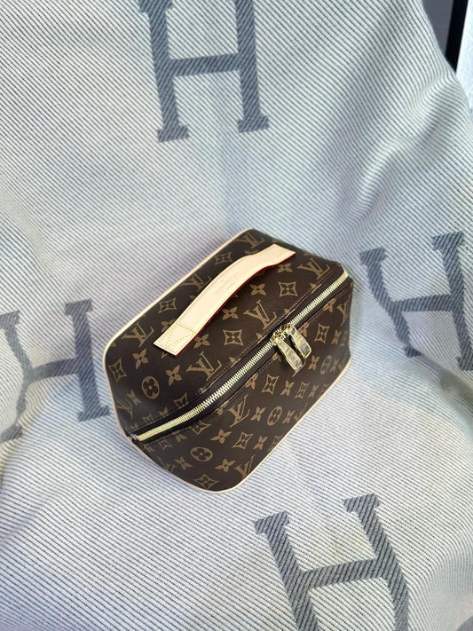 Louis Vuitton Pouch (VIP Quality) 3 colors