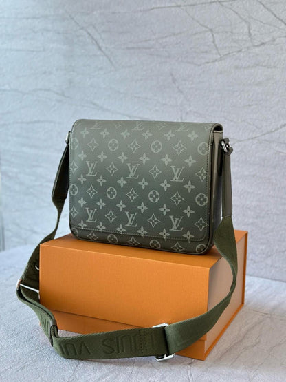 Louis Vuitton Messenger Bag (VIP Quality)