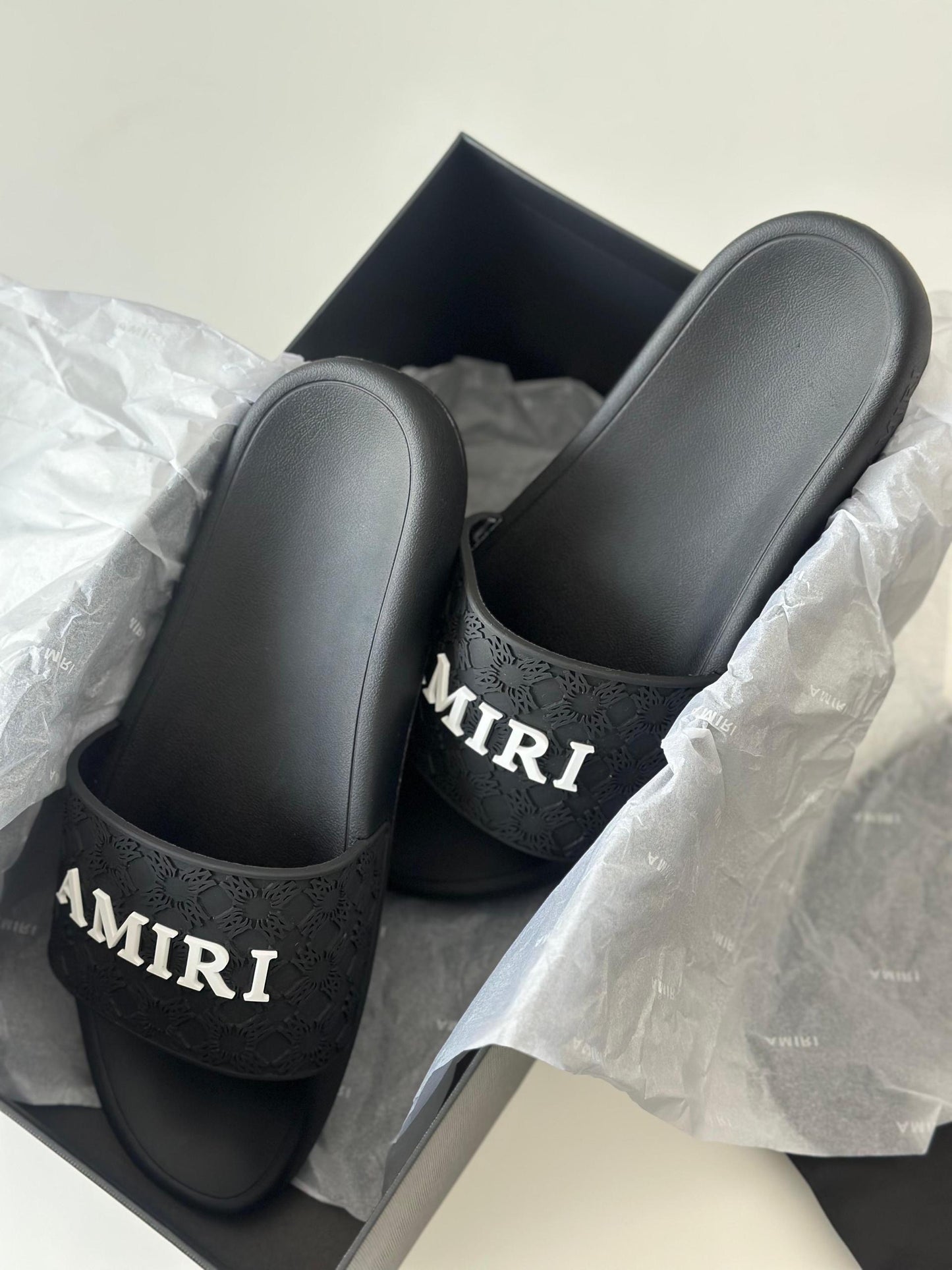 Amiri Slippers 2 colors