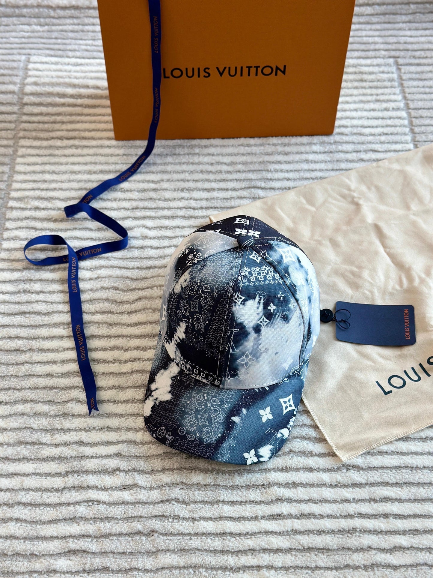 Louis vuitton Caps 5 colors