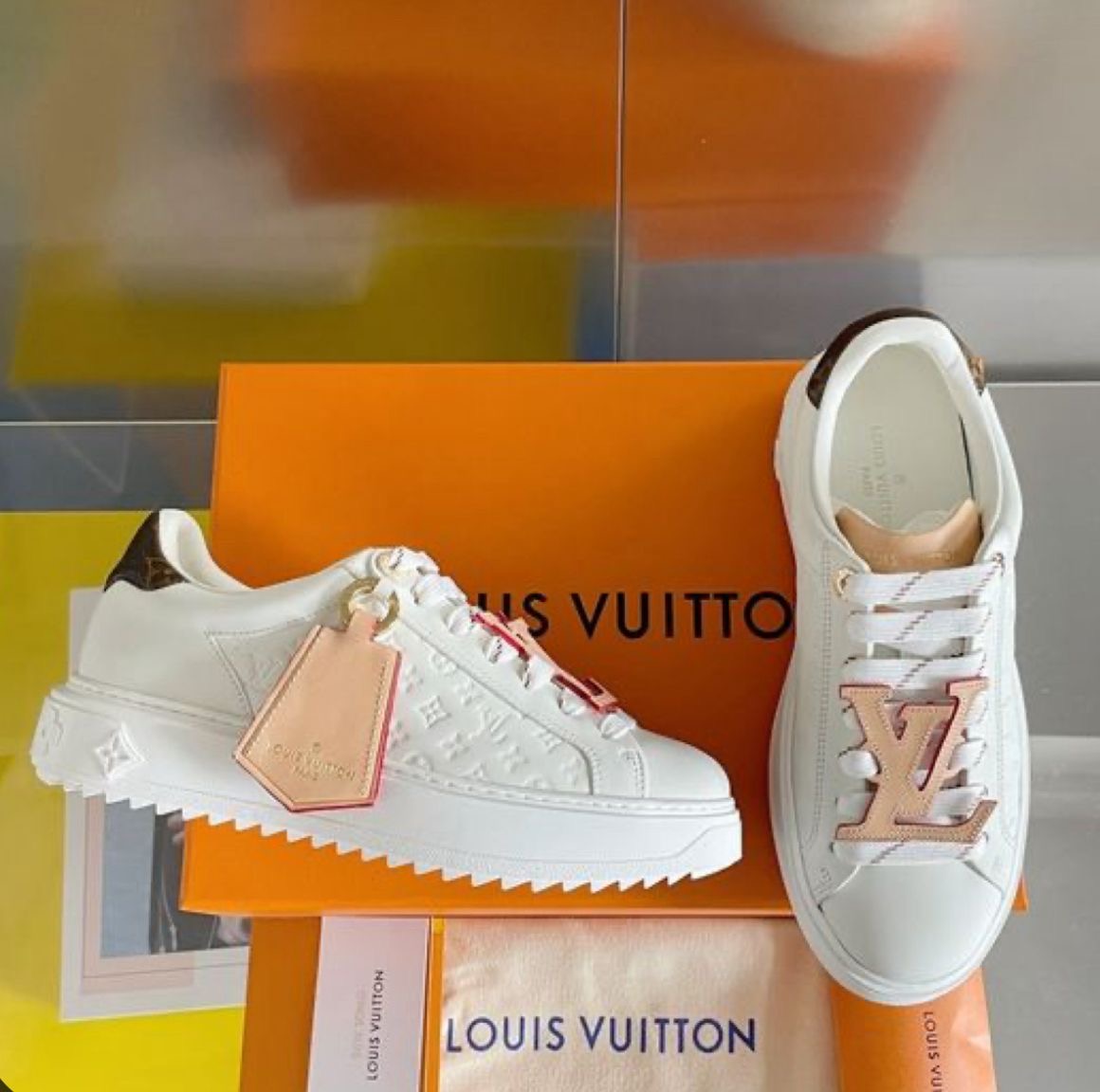 LOUIS VUITTON SNEAKERS