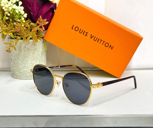 Louis Vuitton Sunglasses 2 colors
