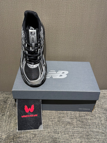 New Balance 740 Black