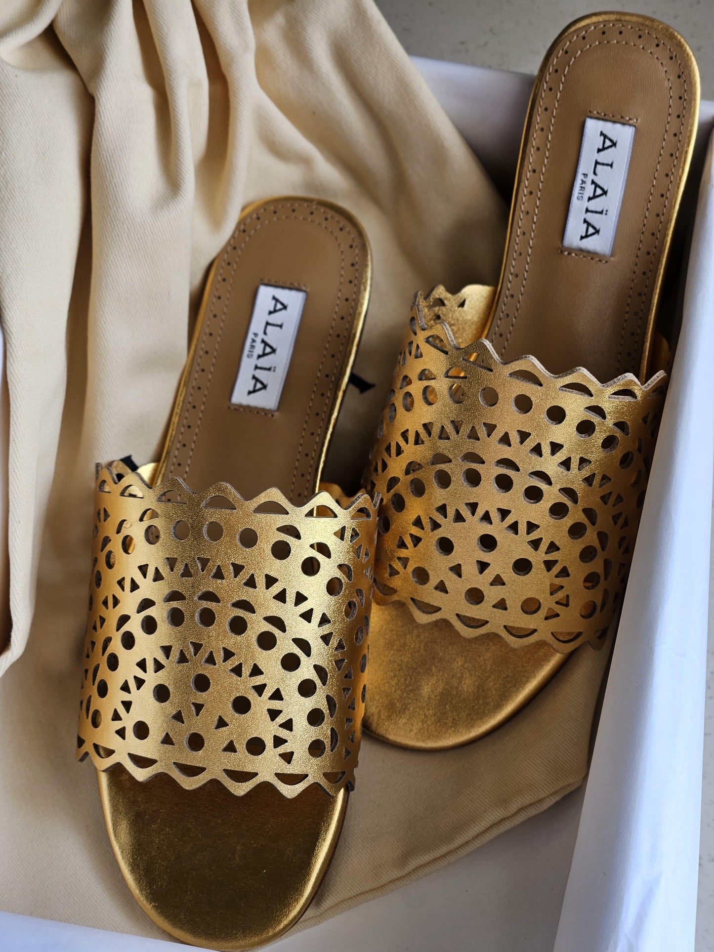 ALAIA Slippers 3 colors