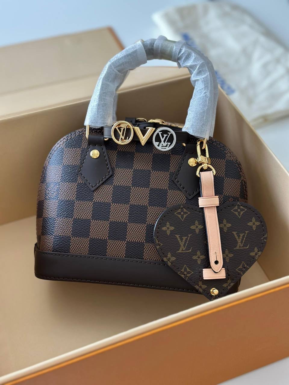 Louis Vuitton HandBag (VIP Quality)