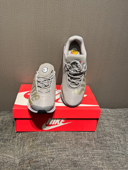 Nike Air Max DN Gold