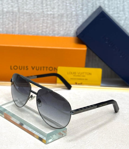 Louis Vuitton Sunglasses 2 colors