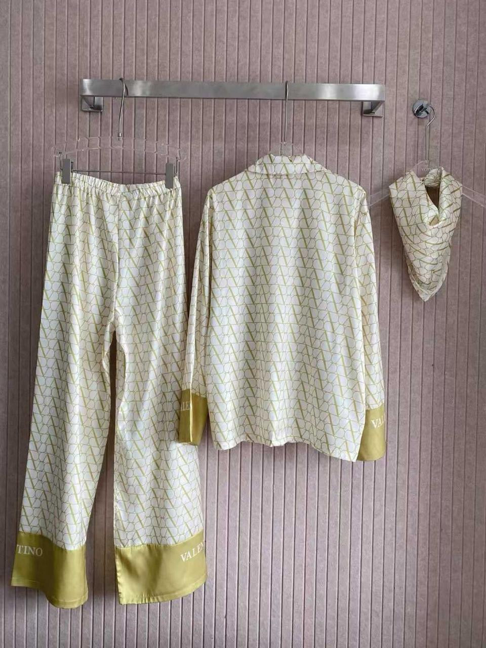 Valentino Set 2 colors