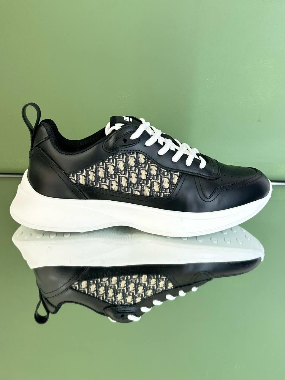 Dior B25 Sneakers
