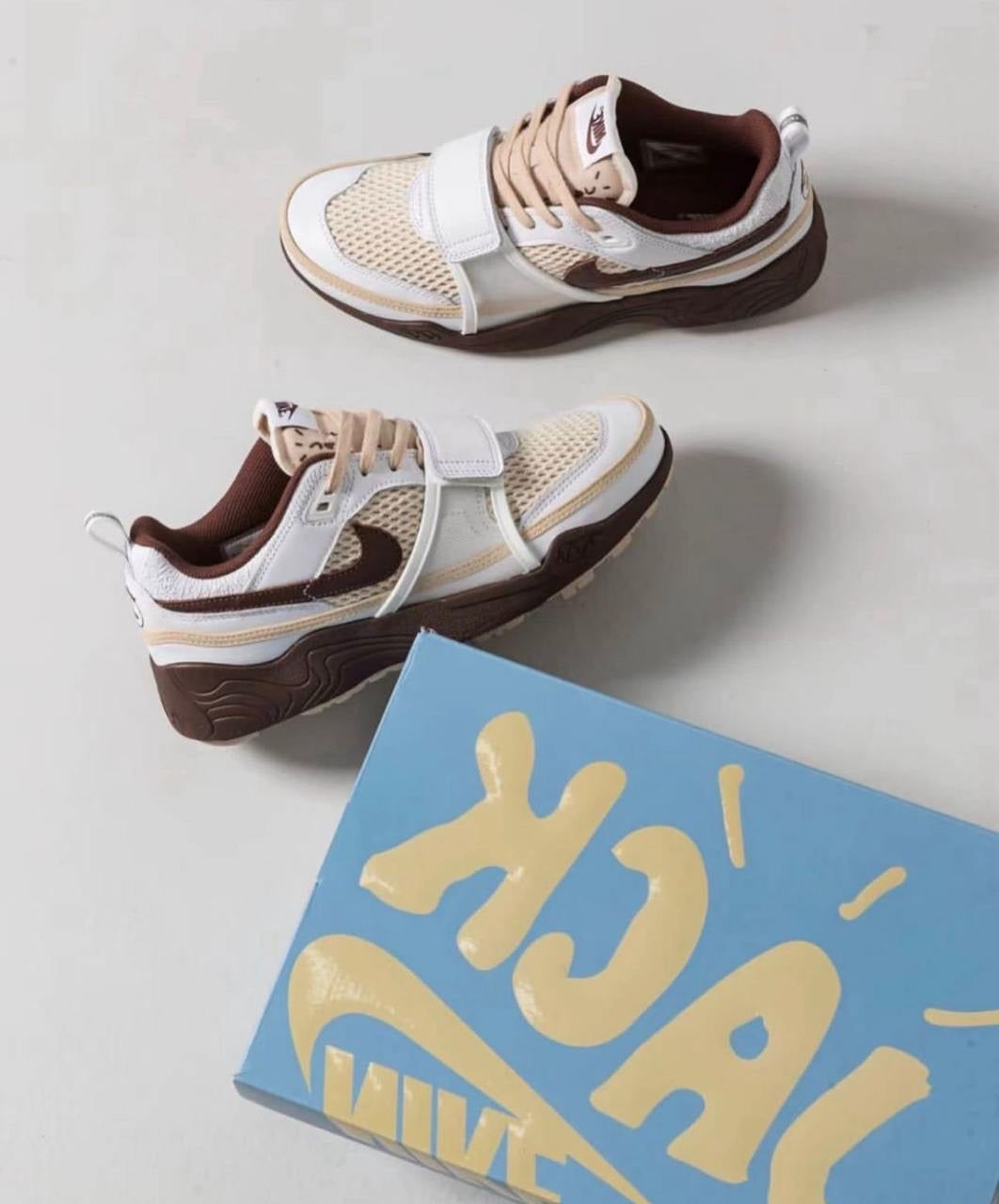 Nike Zoom Field Jaxx x Travis Scott