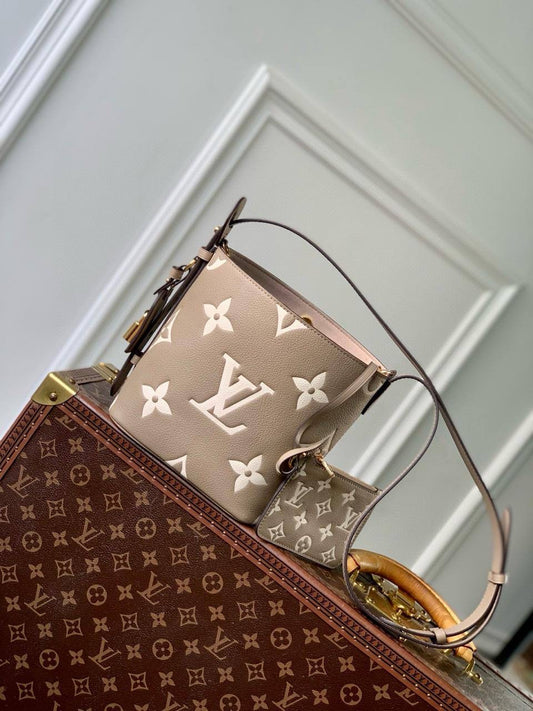 Louis Vuitton HandBag (VIP Quality)