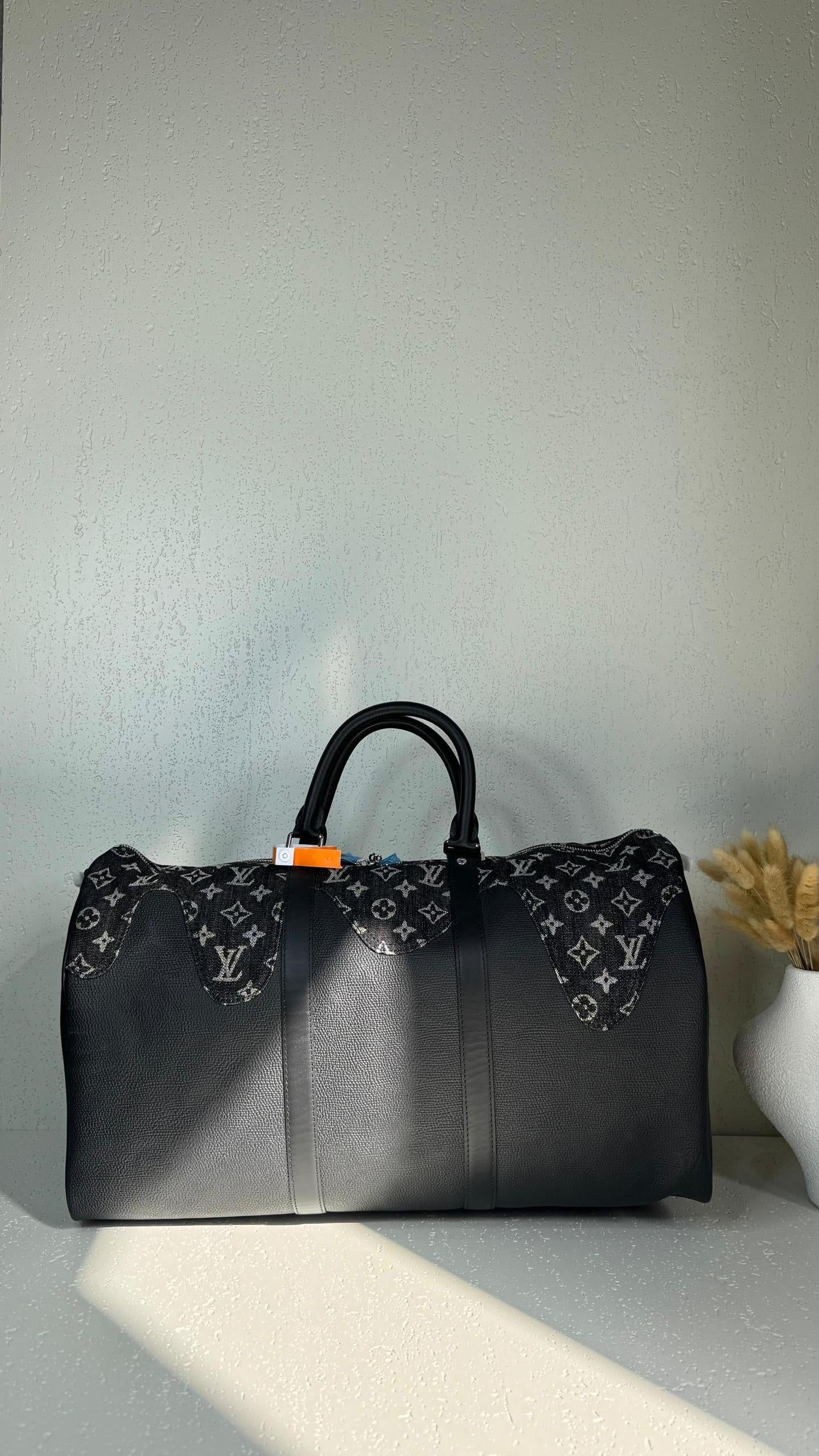 Louis Vuitton Duffle Bag ( VIP Quality )