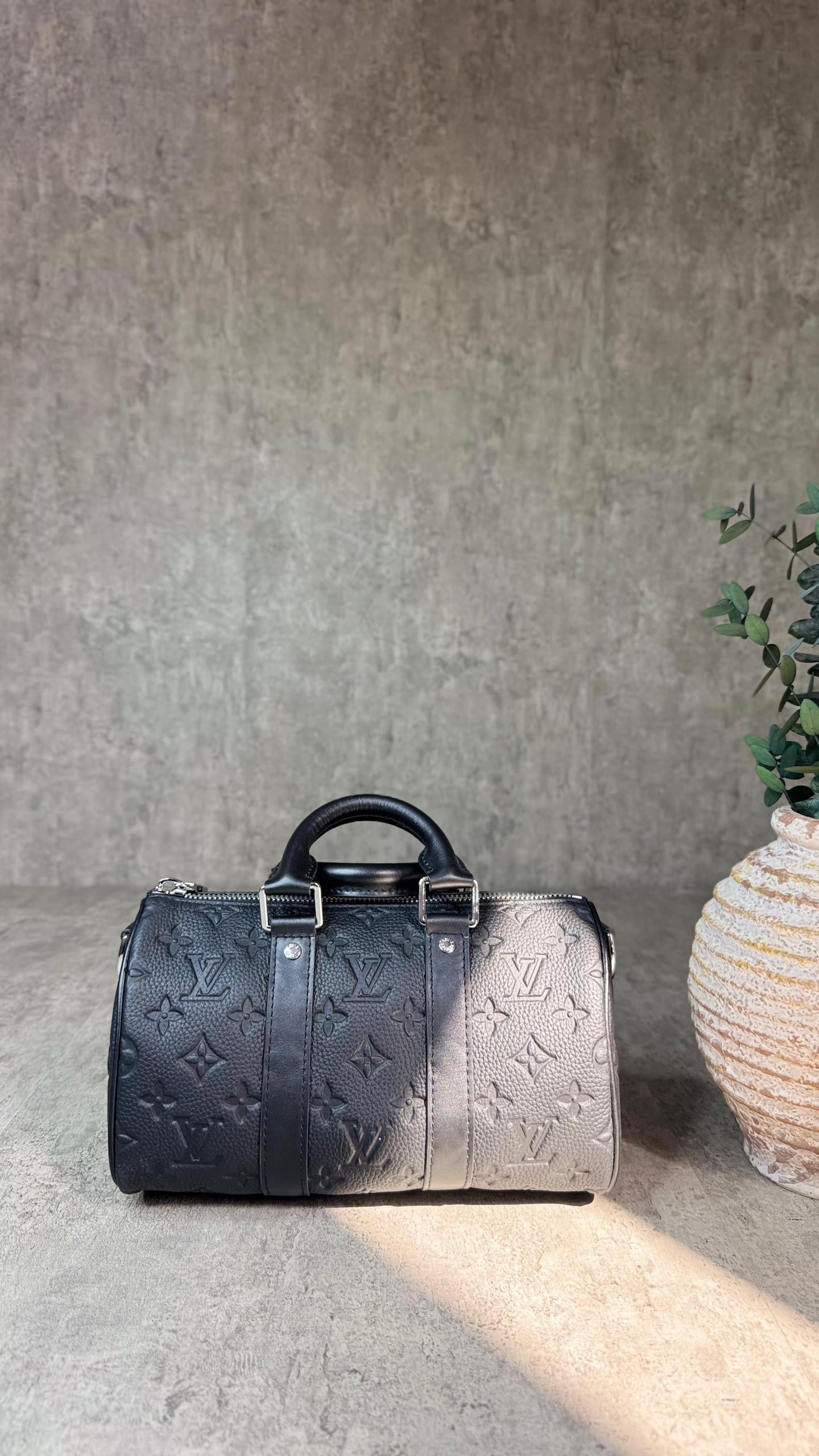 Louis Vuitton Duffle Bag ( VIP Quality )