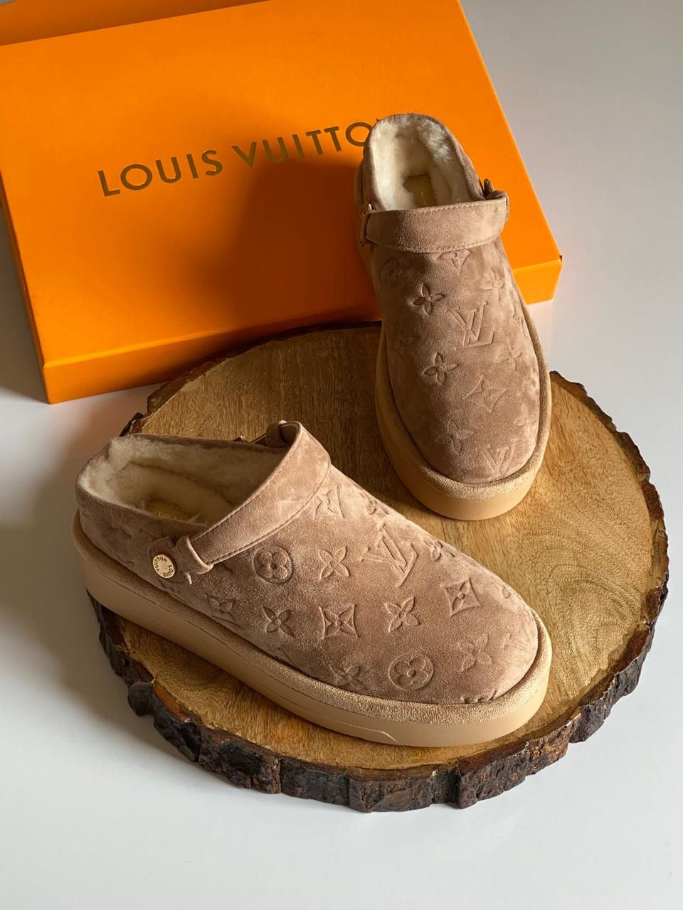 Louis Vuitton Slippers
