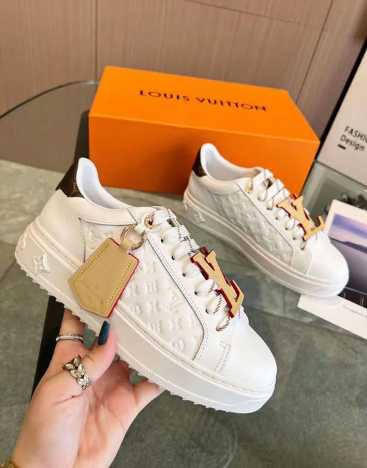 LOUIS VUITTON SNEAKERS