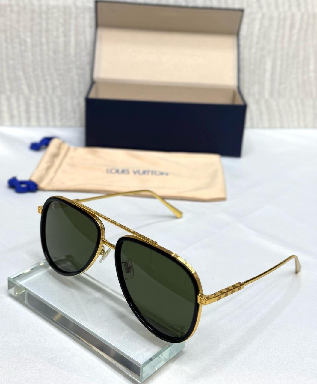 Louis Vuitton Sunglasses 2 colors